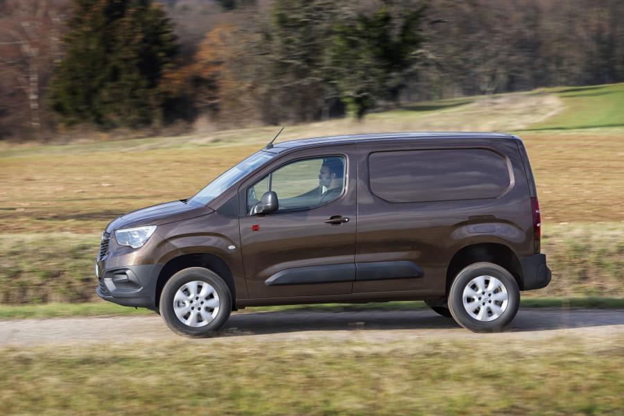  Opel Combo Cargo 4x4 2019 года  (фото 7 из 39)